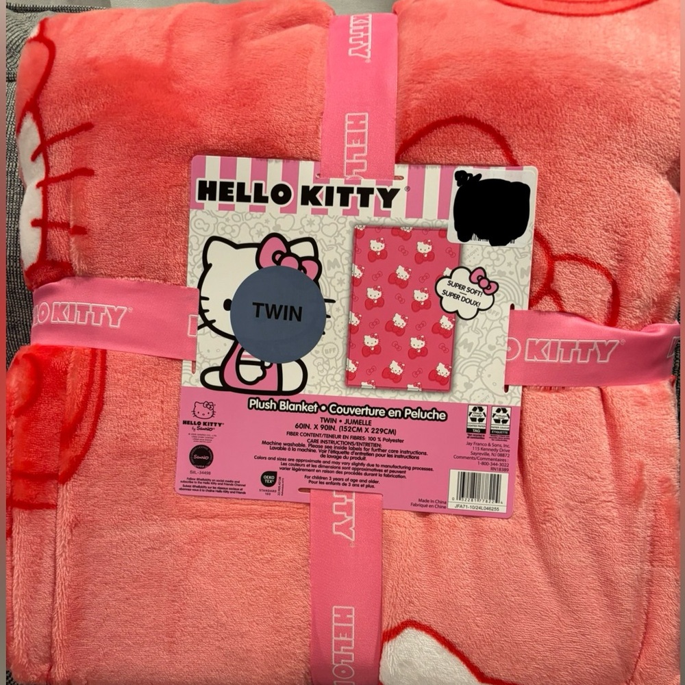 Hello kitty bow blanket twin